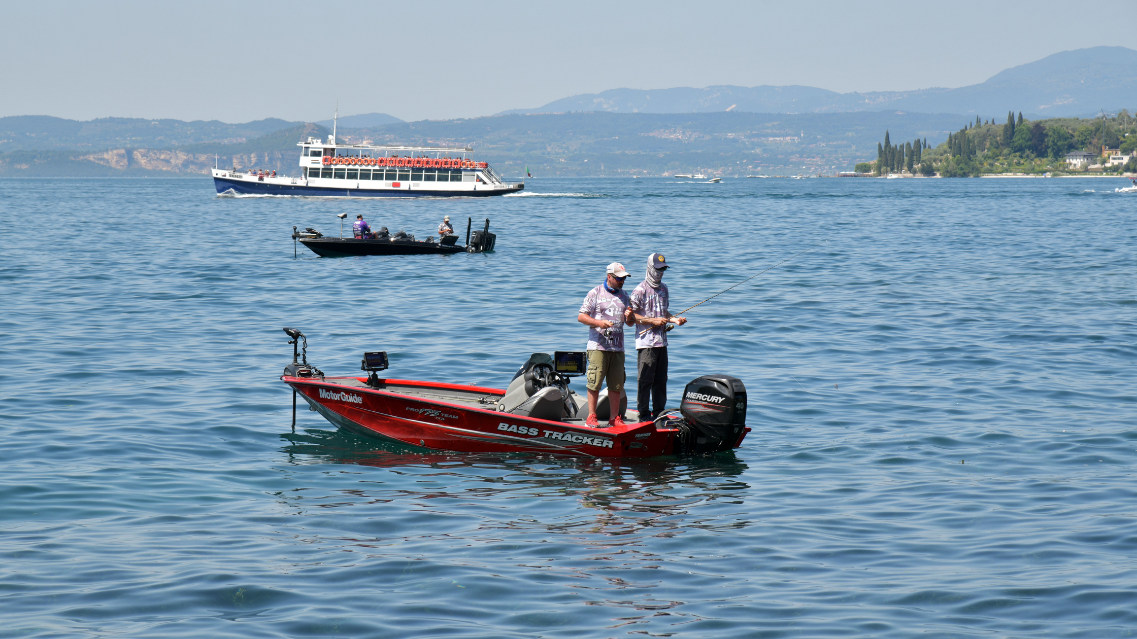 How to Choose a Bass Fishing Boat: Size, Power, and Budget Guide
