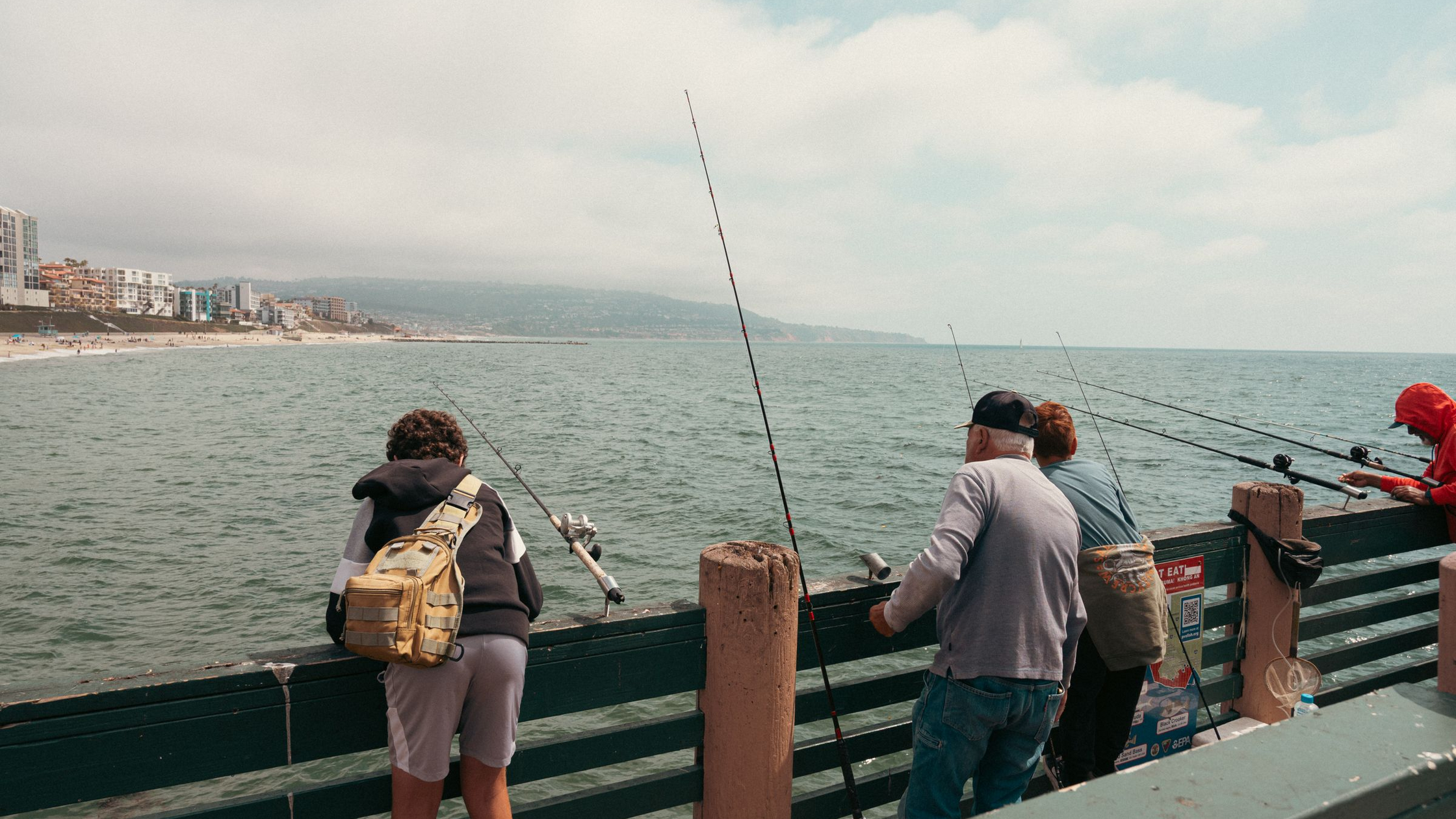 Pier, Bridge, and Dock Fishing: Rigs and Best Tides